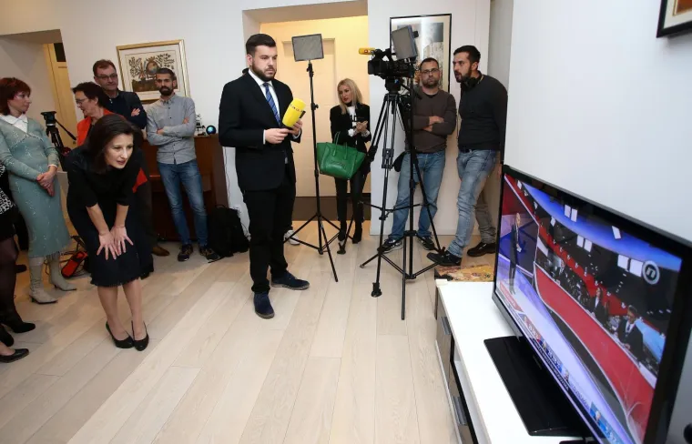 DALIJA OREŠKOVIĆ REZULTATE PRATI IZ SVOG DOMA: Ugostila brojne simpatizere