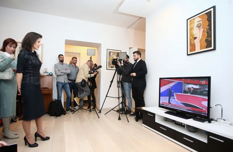 DALIJA OREŠKOVIĆ REZULTATE PRATI IZ SVOG DOMA: Ugostila brojne simpatizere