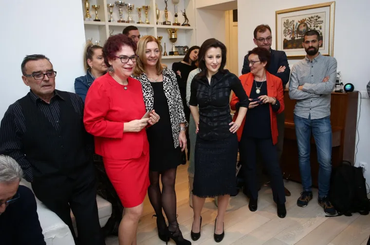 DALIJA OREŠKOVIĆ REZULTATE PRATI IZ SVOG DOMA: Ugostila brojne simpatizere