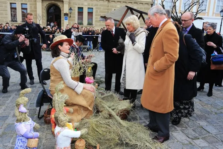 POSJET OSIJEKU: Princ Charles i Camilla prošetali centrom grada i Tvrđom