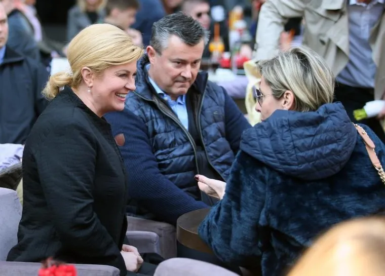 DOBRO RASPOLOŽENI DRŽAVNI VRH: Kolinda i suprug Jakov kavu popili s Tihomirom i Sanjom Orešković