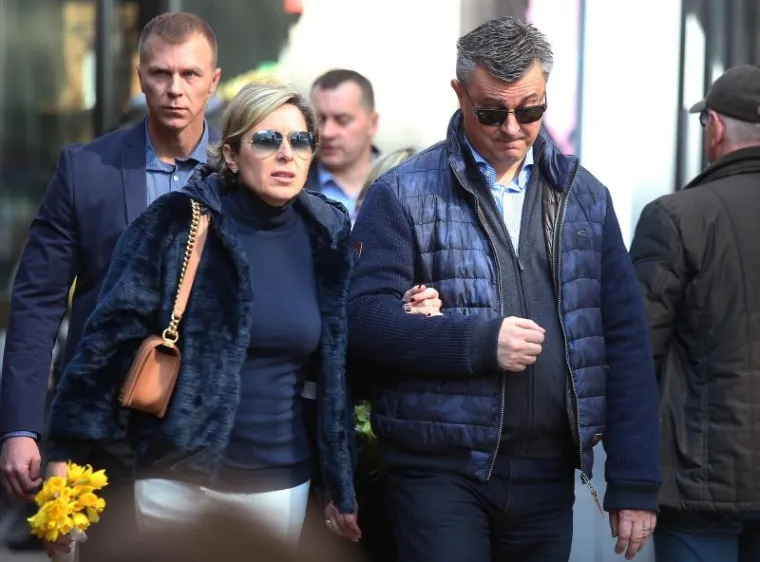 DOBRO RASPOLOŽENI DRŽAVNI VRH: Kolinda i suprug Jakov kavu popili s Tihomirom i Sanjom Orešković