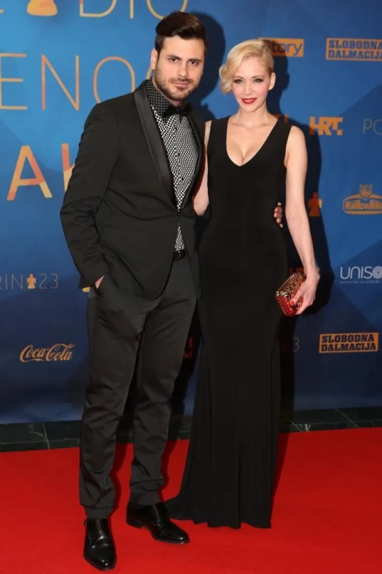Jelena Rozga i Stjepan Hauser na crvenom tepihu 23. dodjele glazbene nagrade Porin koja se održava u dvorani Gripe u Splitu