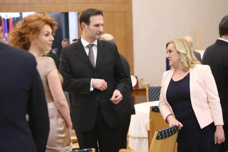 Šef diplomacije Miro Kovač  u društvu Ane Karamarko, supruge Tomislava Karamarka