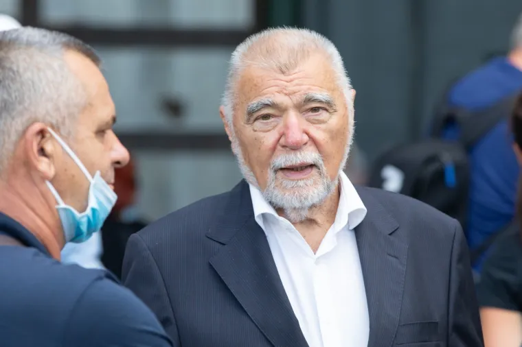 ISPRAĆAJ JOSIPA KREGARA: Brojni kolege i političari odali posljednju počast uglednom profesoru