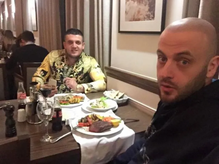 ALBANAC OPSJEDNUT POZNATOM MARKOM: Car neukusa sve što dotakne pretvara u Versace
