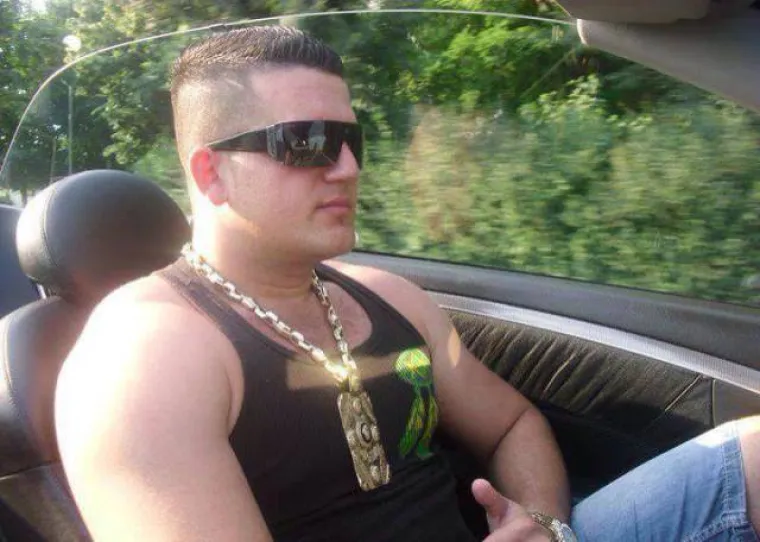 ALBANAC OPSJEDNUT POZNATOM MARKOM: Car neukusa sve što dotakne pretvara u Versace