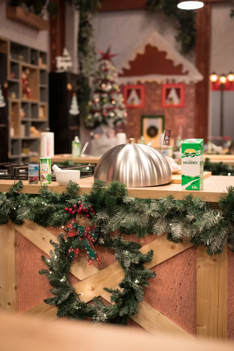 SVE JE SPREMNO ZA POČETAK ‘TRI, DVA, JEDAN – HO HO HO’: Zavirite u prekrasnu božićnu bajku na setu kulinarskog showa