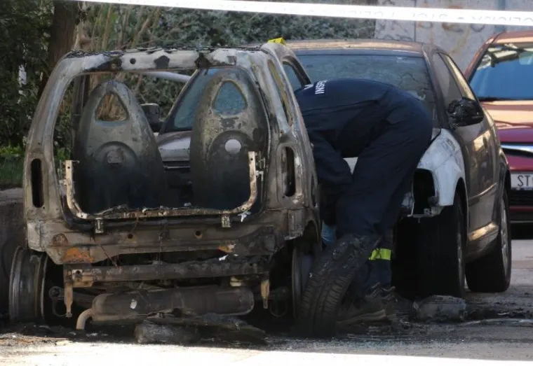 DRAMA U SPLITU: U podmetnutim požarima izgorjelo nekoliko automobila
