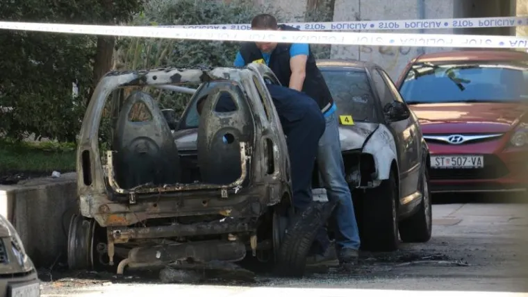Jedan požar izbio je u 1 sat i 20 minuta, drugi oko 4 sata ujutro
