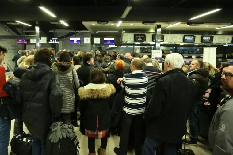 HRVATSKA INVAZIJA NA PARIZ: Navijači pohitali dati podršku Kaubojima