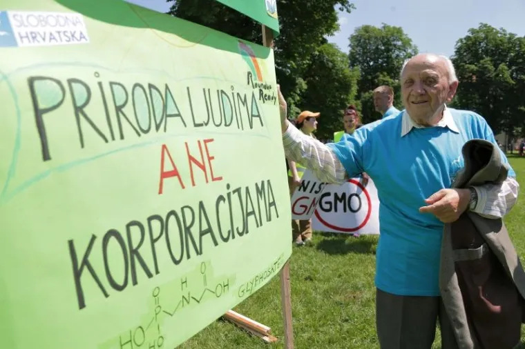 PROSVJED PROTIV GMO-a: U Zagrebu se okupilo mnoštvo građana s maštovitim transparentima
