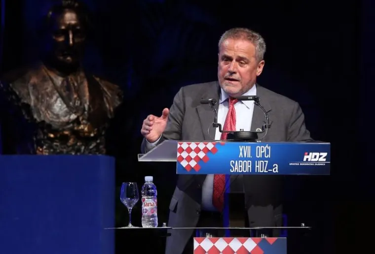 XVII. OPĆI SABOR HDZ-A: Za govornicom bili i Orešković i Bandić