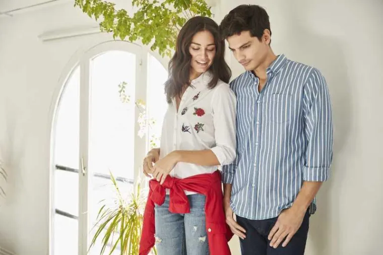 Kako bismo vam pomogli da pripremite svoj savršeni outfit na vrijeme, zavirite u neodljivu casual romantiku iz Springfielda.