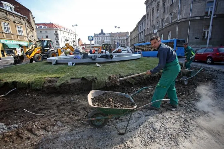 Uređuje se Britanski trg i postavlja nova fontana