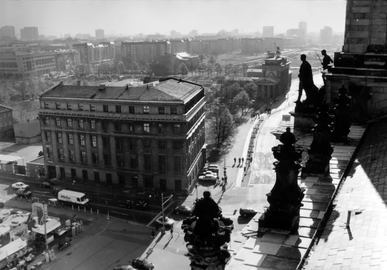 DAN KOJI JE NIJEMCE ZAVIO U CRNO: Hitler je znao što slijedi - ubio se samo dva dana prije ovih scena užasa