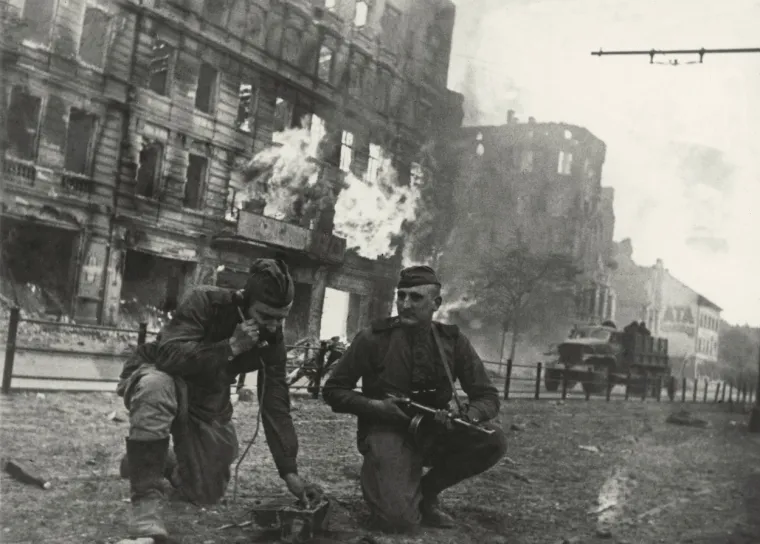 DAN KOJI JE NIJEMCE ZAVIO U CRNO: Hitler je znao što slijedi - ubio se samo dva dana prije ovih scena užasa