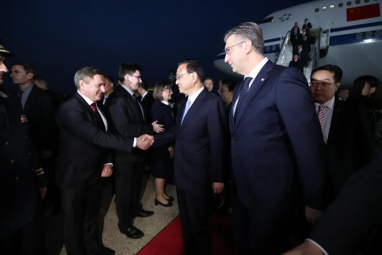 KINESKI PREMIJER S DELEGACIJOM OD 250 LJUDI SLETIO U HRVATSKU: Dočekao ga premijer Andrej Plenković