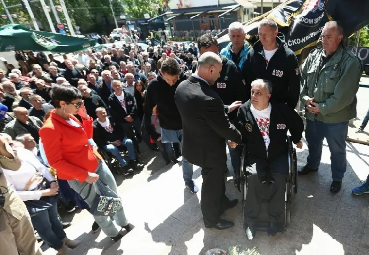 KRAJ PROSVJEDA: Branitelji odlučili ukloniti šator ispred Ministarstva branitelja