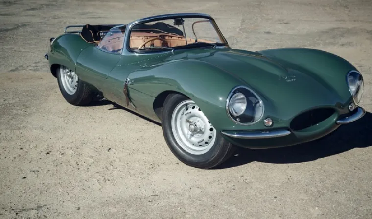 Primjerak proizvodnog modela izašlog iz Jaguar Land Rover Classic odjela prikazan je na salonu automobila u Los Angelesu, a pri njegovoj proizvodnji korišteni su originalni tehnički crteži.