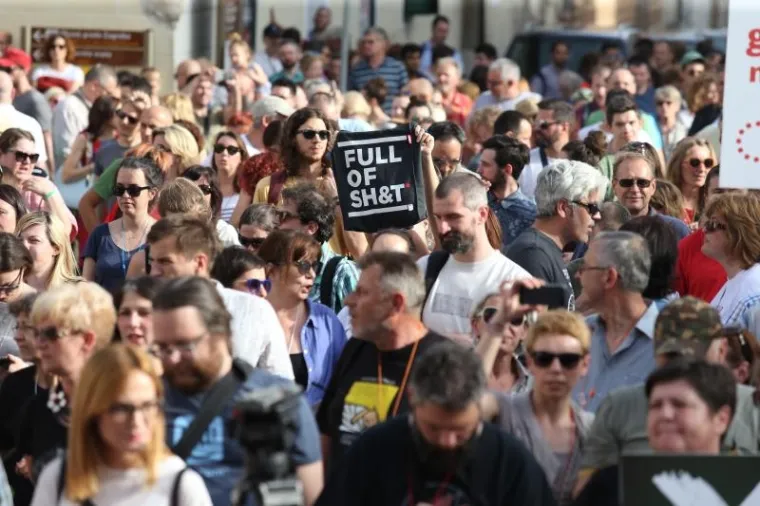 1500 ljudi prosvjedovalo na Markovom trgu