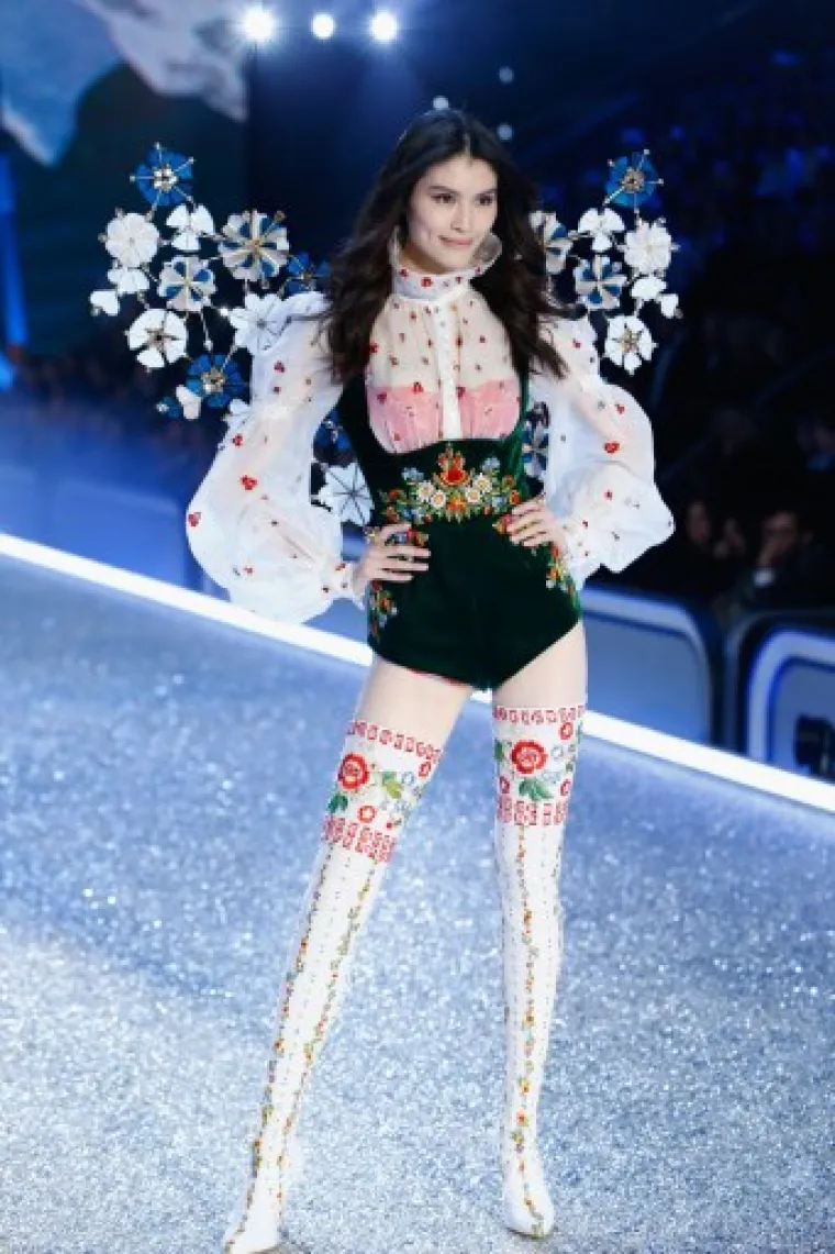 Sinoć je u Parizu održana revija Victoria's Secreta, evo kakve su modele donjeg rublja predstavili