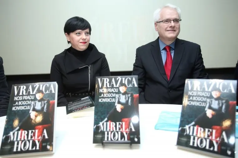 MIrela Holy je promovirala svoju knjigu 'Vražica nosi Pradu, a bogovi konfekciju'.