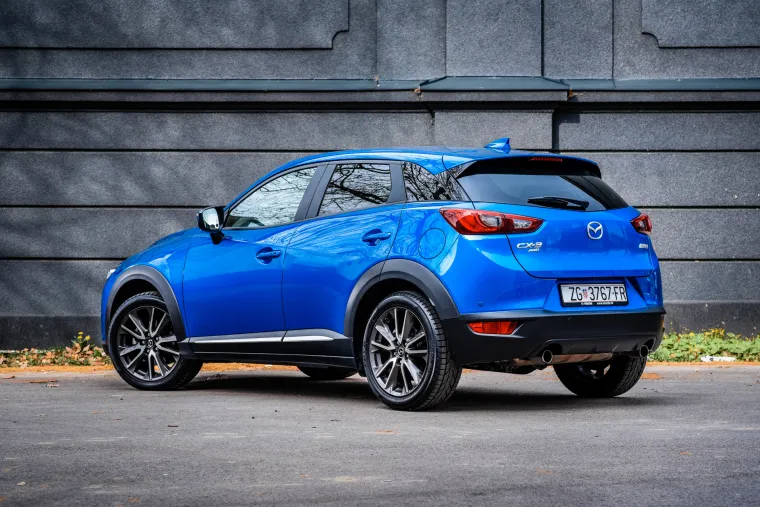 Zavirite u atraktivnu i luksuznu Mazdu CX-3