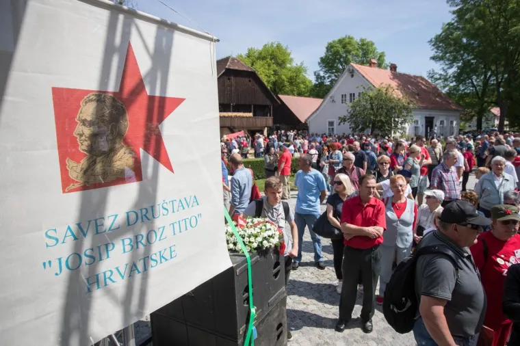 Tisuće ljudi u Kumrovcu na proslavi Dana mladosti