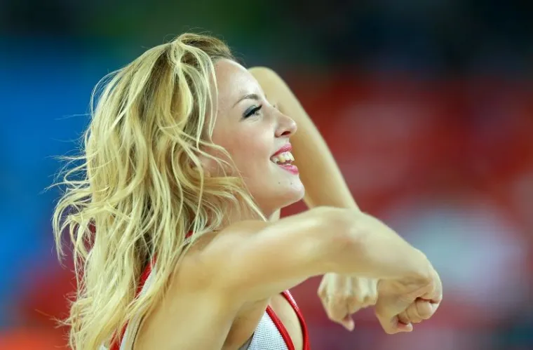 DAME, ČUVAJTE SVOJE MUŠKARCE: Ljepota na Eurobasketu u Areni obara s nogu