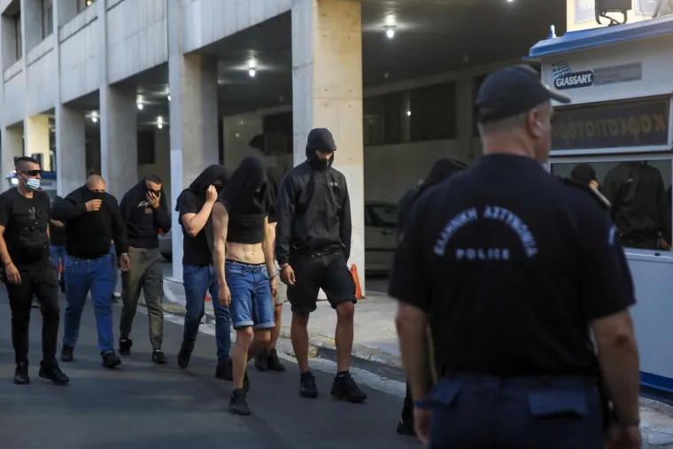 Održan sprovod ubijenog navijača AEK-a Michalisa Katsourisa (29), došli trener i kapetan kluba