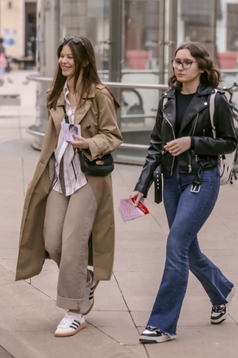 Uska traper haljinica i čizme preko koljena: Osječanka koja se ne boji istaknuti