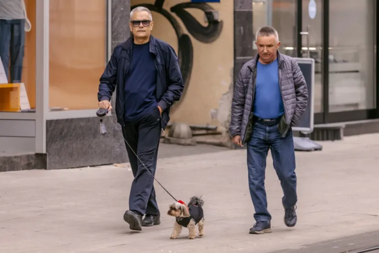 Uska traper haljinica i čizme preko koljena: Osječanka koja se ne boji istaknuti