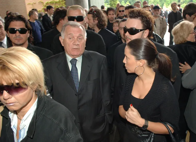 Suze i tuga na licima: Estradne zvijezde na posljednjem ispraćaju Đorđa Novkovića