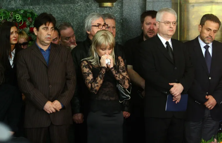 Suze i tuga na licima: Estradne zvijezde na posljednjem ispraćaju Đorđa Novkovića