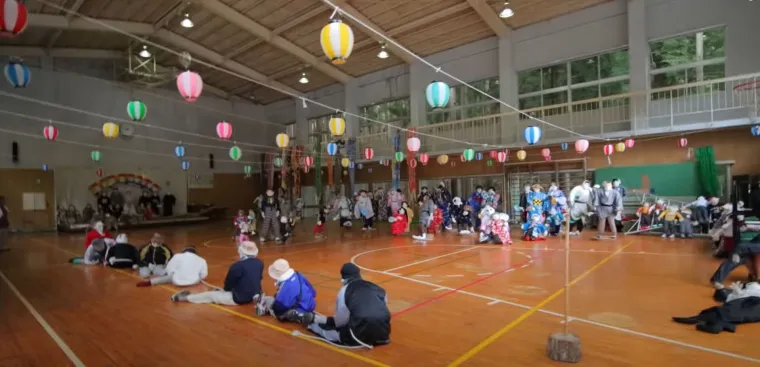 Nakon smrti mje&scaron;tana, jedna je žena izradila lutke koje izgledaju kao oni: Prizori su nevjerojatni