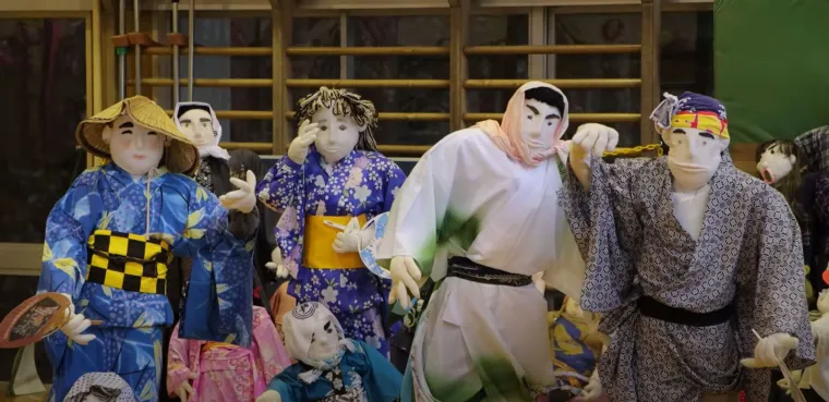 Nakon smrti mje&scaron;tana, jedna je žena izradila lutke koje izgledaju kao oni: Prizori su nevjerojatni