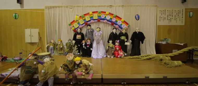 Nakon smrti mje&scaron;tana, jedna je žena izradila lutke koje izgledaju kao oni: Prizori su nevjerojatni