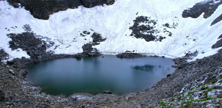 Uz ovo jezero jezivog nadimka veže se mračna povijest: Misterij se skriva ispod leda