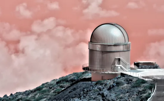 11. Tehnike astronoma: Detekcija bi se vjerojatno temeljila na uočavanju sporog kretanja objekta u odnosu na pozadinske zvijezde tijekom duljeg vremenskog perioda.