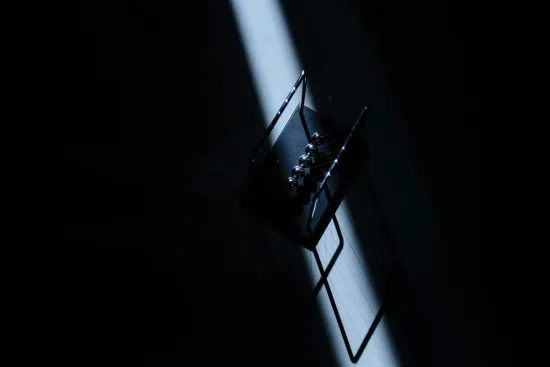 12. Planet X i Newtonov zakon: Postoje i alternativna obja&scaron;njenja za opažene orbitalne anomalije TNO-a, poput kolektivnog gravitacijskog utjecaja manjih, jo&scaron; neotkrivenih objekata u Kuiperovom pojasu, ili čak modifikacija Newtonovih zakona gravitacije na velikim udaljenostima.