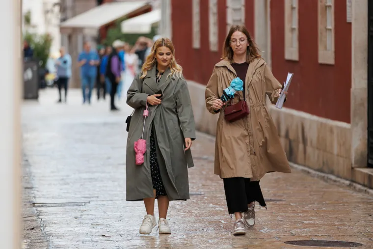 Zadranka outfitom podigla temperaturu: Istaknula uzak struk u kratkom topu