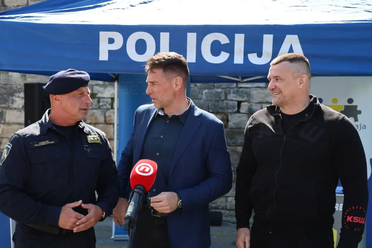 Nakon dugo vremena u javnosti: Evo kako danas izgleda Mirko ‘Cro Cop’ Filipović