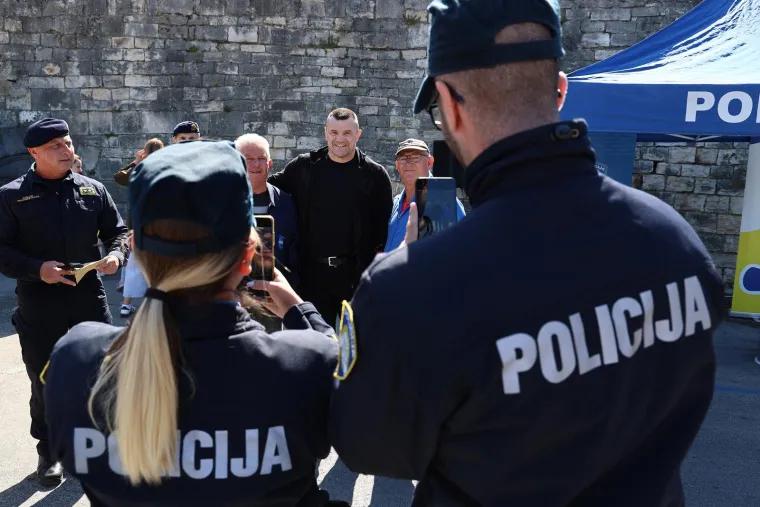 Nakon dugo vremena u javnosti: Evo kako danas izgleda Mirko ‘Cro Cop’ Filipović