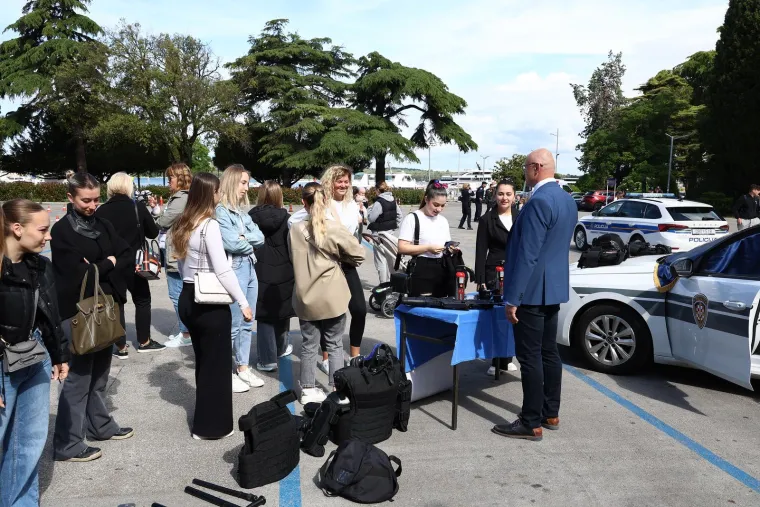 Nakon dugo vremena u javnosti: Evo kako danas izgleda Mirko &lsquo;Cro Cop&rsquo; Filipović