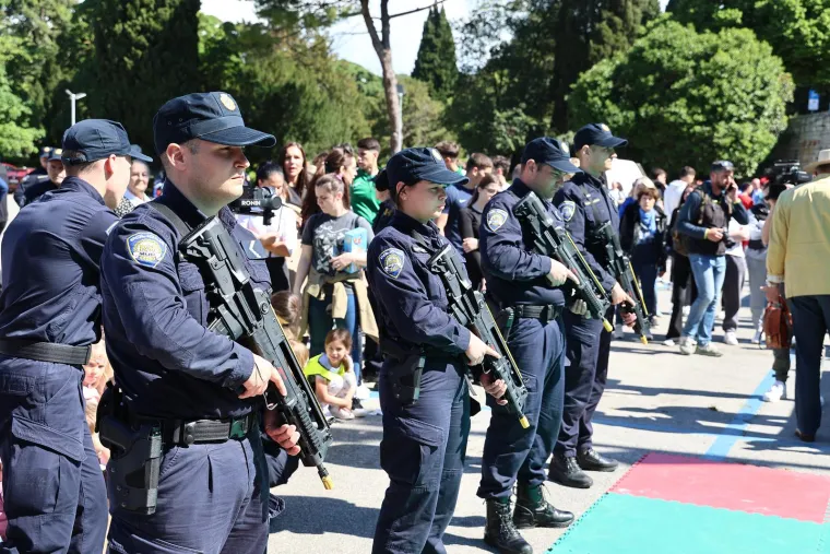 Nakon dugo vremena u javnosti: Evo kako danas izgleda Mirko &lsquo;Cro Cop&rsquo; Filipović