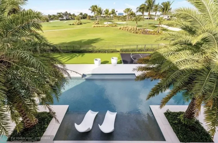 Zavirite u biv&scaron;u megaluksuznu kuću legendarnog Engleza: Kupaona je poput apoteke