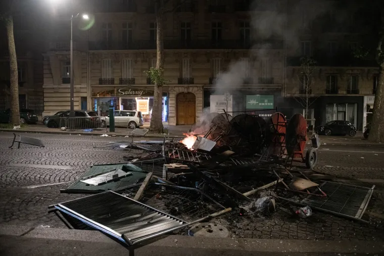 Pogledajte dramatične slike kako se slavilo ulicama Pariza nakon pobjede