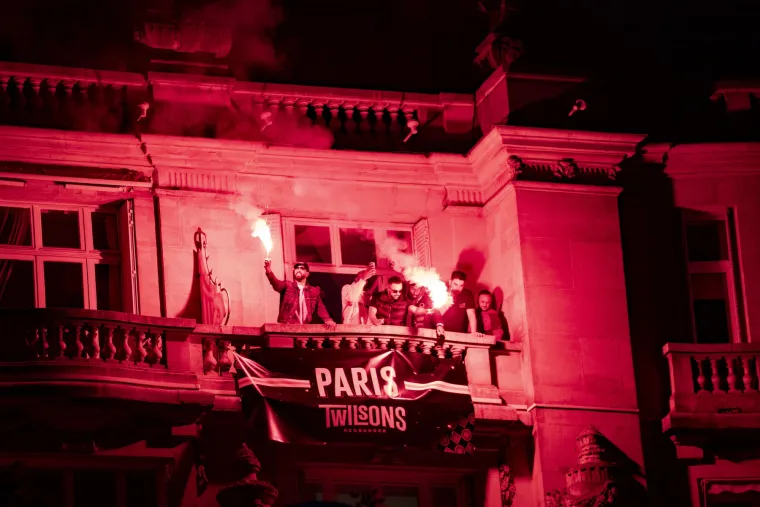 Pogledajte dramatične slike kako se slavilo ulicama Pariza nakon pobjede