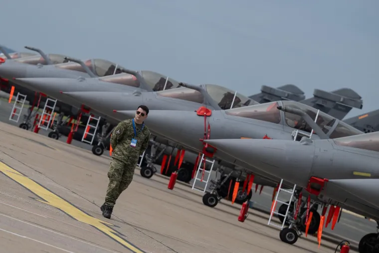 Kompletna eskadrila hrvatskih Rafalea privukla ljepotice